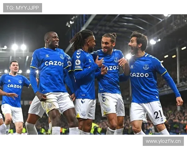 曼联中场结构失衡，控球优势难转化为比赛控制