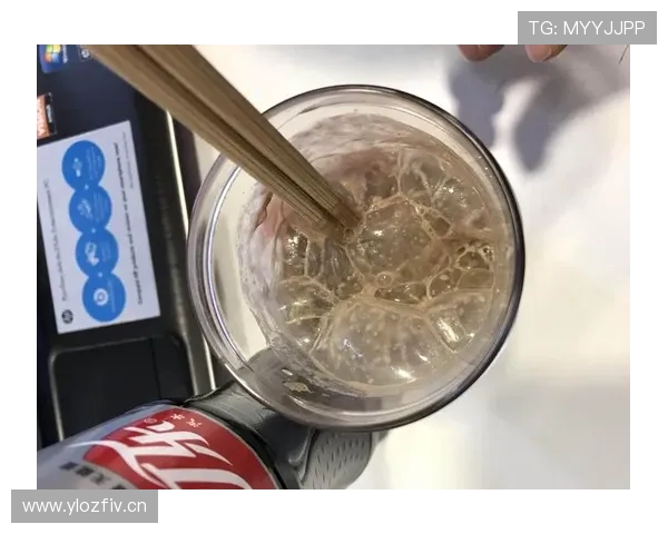 库里家冰箱里塞满蛋白粉，连饮料都是无糖的